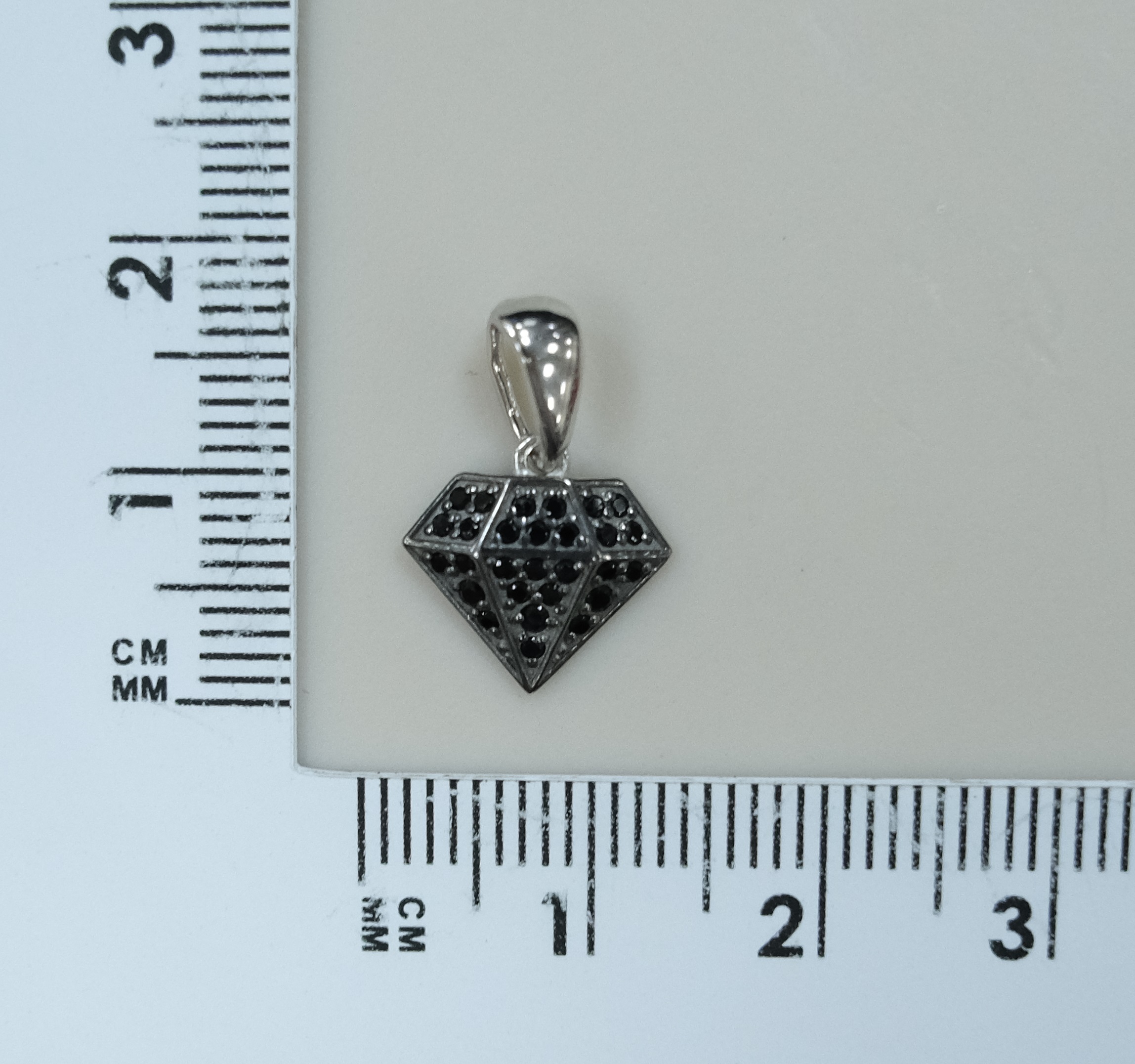 Серебряная подвеска со шпинелью